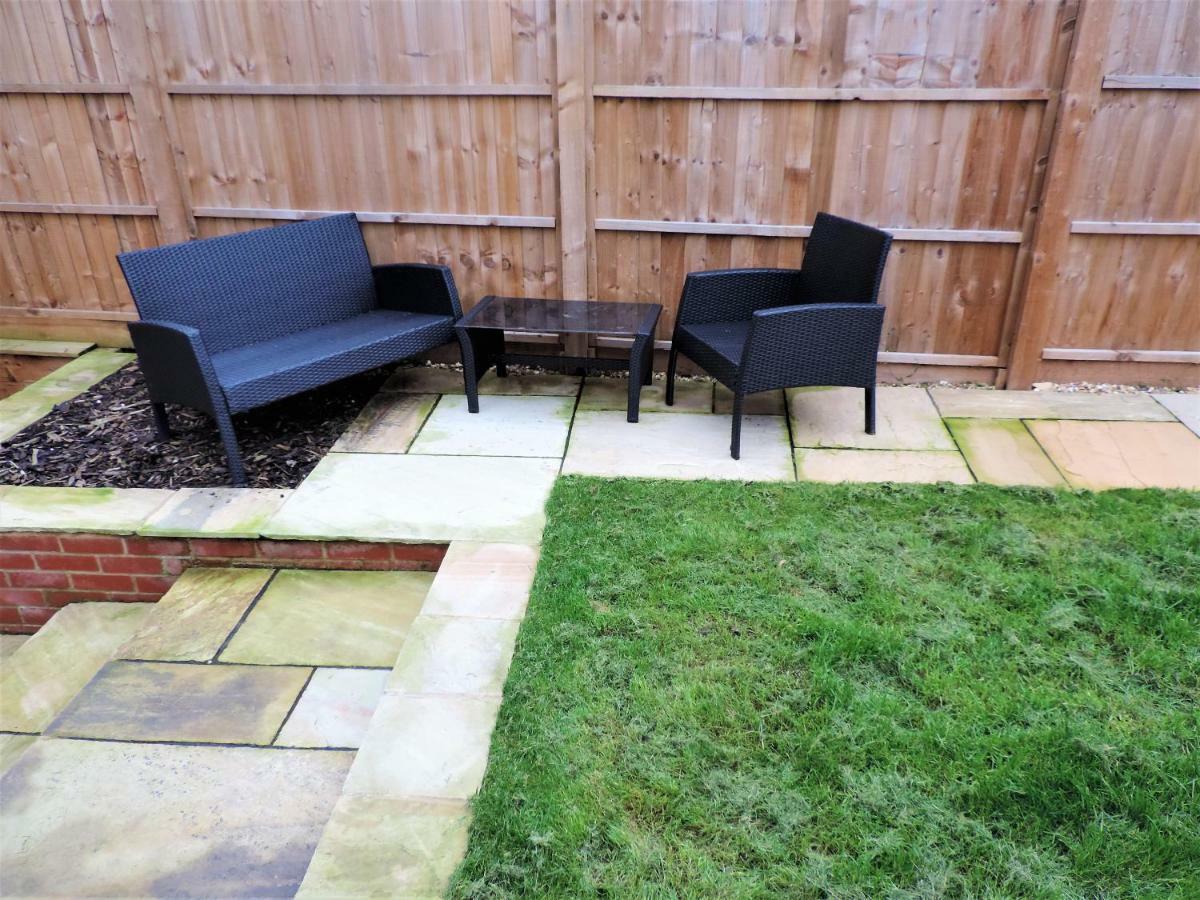 3 Bed Farnborough Air Accommodation Extérieur photo