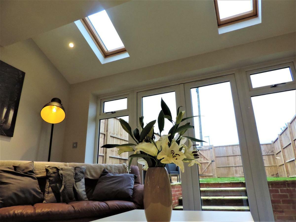 3 Bed Farnborough Air Accommodation Extérieur photo