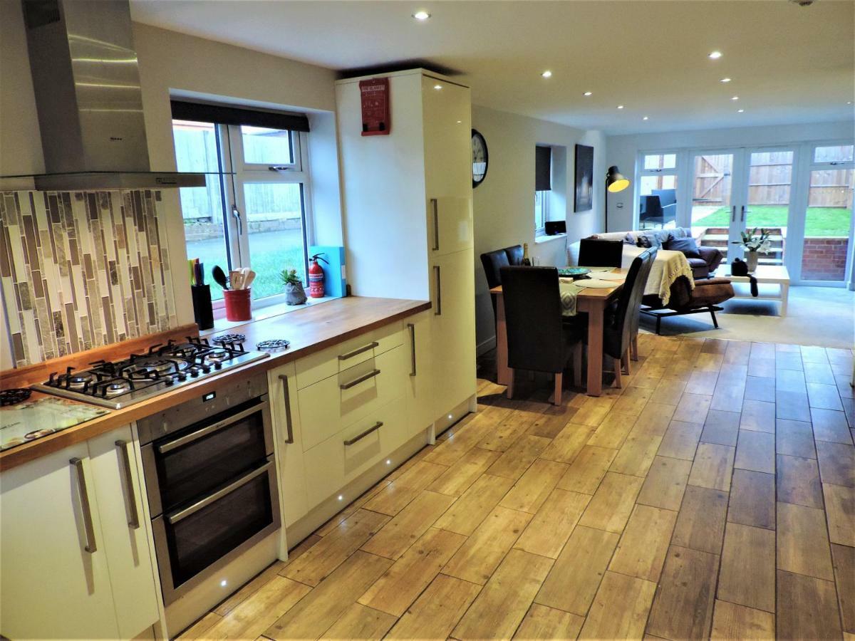 3 Bed Farnborough Air Accommodation Extérieur photo