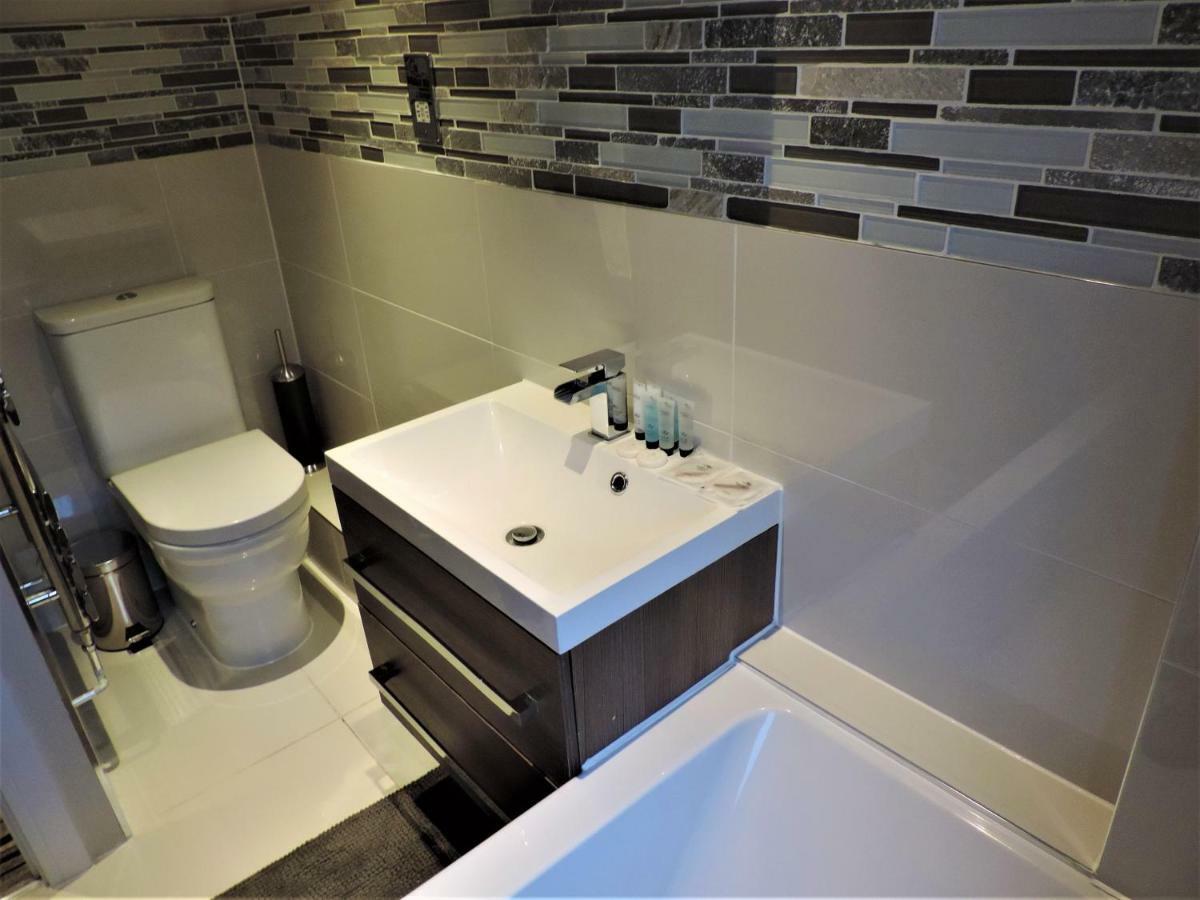 3 Bed Farnborough Air Accommodation Extérieur photo