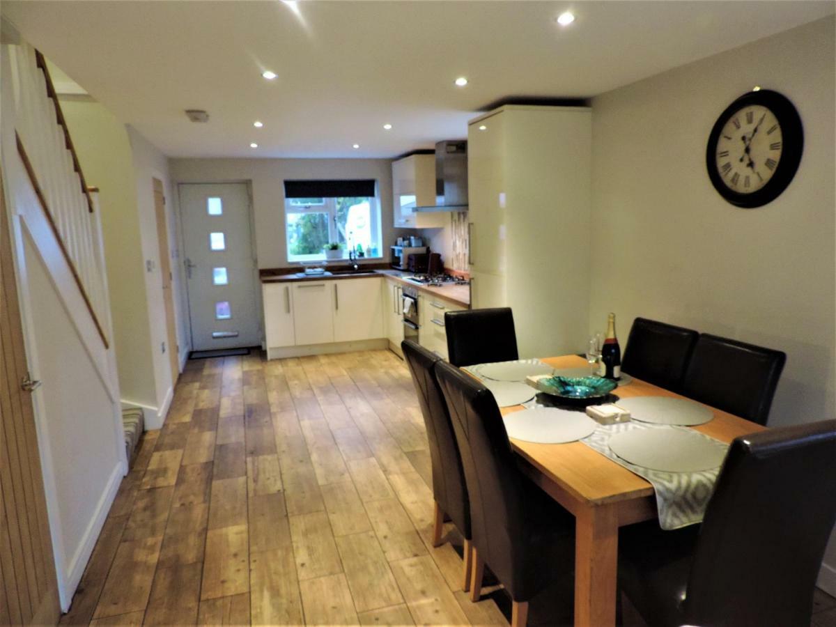 3 Bed Farnborough Air Accommodation Extérieur photo